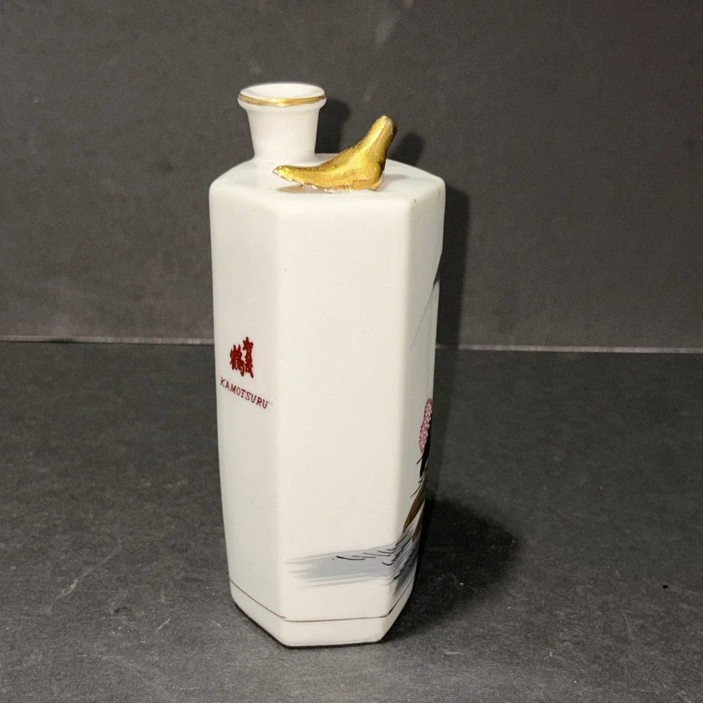Kamotsuru Japanese Porcelain Whistling Gold Bird Pagoda Sake Jug Bottle Decanter